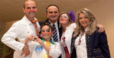 i Clown dottori con il Dr. Raimondo organizzatore del Congresso